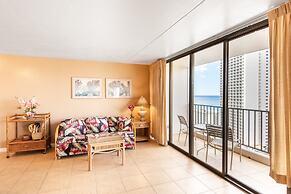 Waikiki Banyan Condo Located One Block From Waikiki Beach! by Koko Res