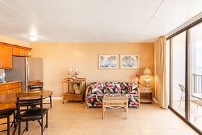 Waikiki Banyan Condo Located One Block From Waikiki Beach! by Koko Res