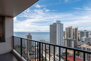 Waikiki Banyan Condo Located One Block From Waikiki Beach! by Koko Res