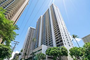 Waikiki Banyan Condo Located One Block From Waikiki Beach! by Koko Res