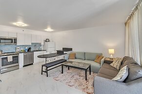 Waikiki Banyan Condo Located One Block From Waikiki Beach! by Koko Res