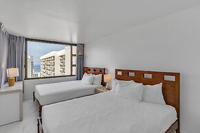 Waikiki Banyan Condo Located One Block From Waikiki Beach! by Koko Res