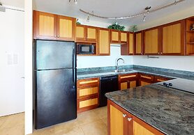 Waikiki Banyan Condo Located One Block From Waikiki Beach! by Koko Res