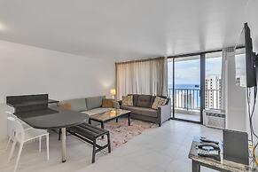 Waikiki Banyan Condo Located One Block From Waikiki Beach! by Koko Res