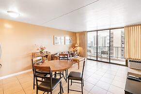 Waikiki Banyan Condo Located One Block From Waikiki Beach! by Koko Res