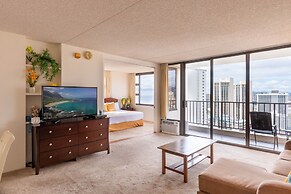 Waikiki Banyan Condo Located One Block From Waikiki Beach! by Koko Res