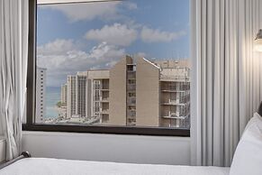Waikiki Banyan Condo Located One Block From Waikiki Beach! by Koko Res