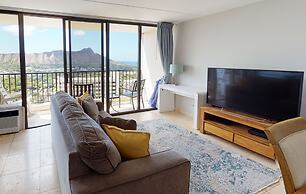 Sleek & Modern 32nd Floor Condo at the Waikiki Banyan - Free parking! 