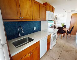 Artsy 32nd Floor Condo with Modern Furnishings & Gorgeous Ocean Views 