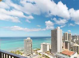 Artsy 32nd Floor Condo with Modern Furnishings & Gorgeous Ocean Views 