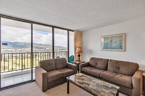 21st Floor Condo With View of Ko'olau Mountains and the Ala Wai Canal 