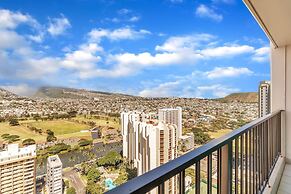 21st Floor Condo With View of Ko'olau Mountains and the Ala Wai Canal 
