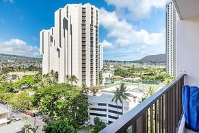21st Floor Condo With View of Ko'olau Mountains and the Ala Wai Canal 