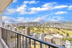 21st Floor Condo With View of Ko'olau Mountains and the Ala Wai Canal 