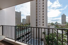 21st Floor Condo With View of Ko'olau Mountains and the Ala Wai Canal 