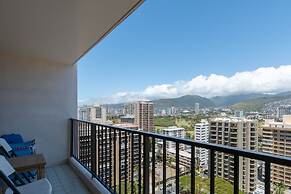21st Floor Condo With View of Ko'olau Mountains and the Ala Wai Canal 