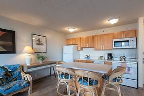 21st Floor Condo With View of Ko'olau Mountains and the Ala Wai Canal 