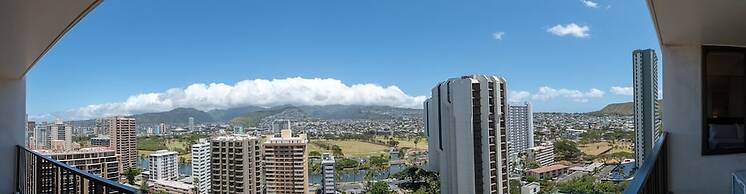 21st Floor Condo With View of Ko'olau Mountains and the Ala Wai Canal 