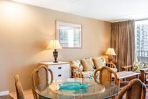 Spacious 14th Floor Corner Suite, Partial Diamond Head and Ocean Views