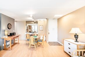 Spacious 14th Floor Corner Suite, Partial Diamond Head and Ocean Views