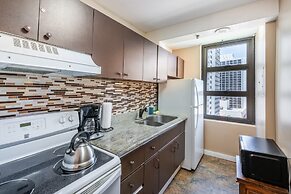 Spacious 14th Floor Corner Suite, Partial Diamond Head and Ocean Views