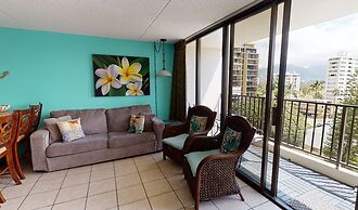 Deluxe Condo Near Waikiki Beach - Free Parking by Koko Resort Vacation
