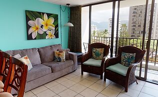 Deluxe Condo Near Waikiki Beach - Free Parking by Koko Resort Vacation