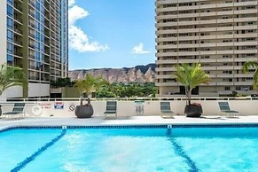 High Rise Ocean View Waikiki Condo, FREE Parking & Wi-Fi by Koko Resor