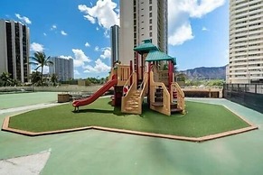 Updated Waikiki Condo with Mountain Views - 22nd floor, Free parking &