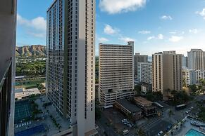 Updated Waikiki Condo with Mountain Views - 22nd floor, Free parking &
