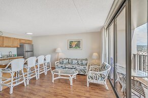 Deluxe Ocean and Diamond Head View Waikiki Condo, Free parking! by Kok