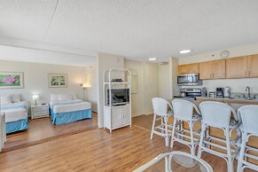 Deluxe Ocean and Diamond Head View Waikiki Condo, Free parking! by Kok