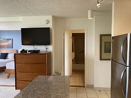 Deluxe Condo with Pool View, Free Parking & Wi-Fi by Koko Resort Vacat