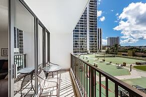 Deluxe Condo with Pool View, Free Parking & Wi-Fi by Koko Resort Vacat