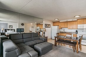 Excellent Diamond Head View Condo - Remodeled, Free Parking! by Koko R