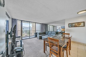 Excellent Diamond Head View Condo - Remodeled, Free Parking! by Koko R