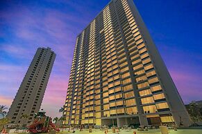 Gorgeous High Rise Waikiki Condo with Ocean and Diamond Head Views by 