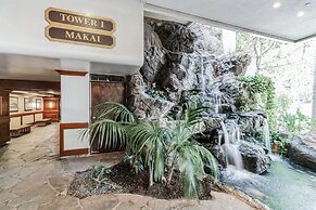 Gorgeous High Rise Waikiki Condo with Ocean and Diamond Head Views by 