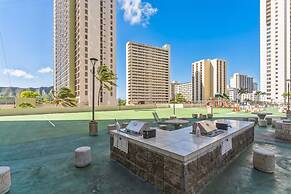 Gorgeous High Rise Waikiki Condo with Ocean and Diamond Head Views by 