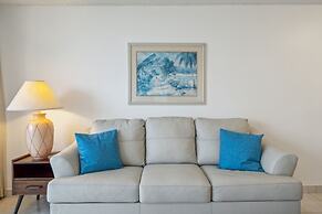 Gorgeous High Rise Waikiki Condo with Ocean and Diamond Head Views by 