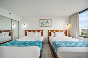 Gorgeous High Rise Waikiki Condo with Ocean and Diamond Head Views by 
