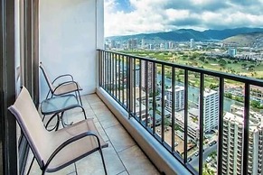 Deluxe Panoramic Mountain View Condo - 37th Floor, Free parking & Wifi