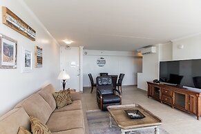37th Floor Condo with Sweeping Ocean Views & Free parking! by Koko Res