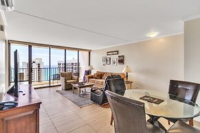 37th Floor Condo with Sweeping Ocean Views & Free parking! by Koko Res