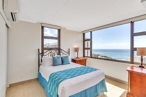 37th Floor Condo with Sweeping Ocean Views & Free parking! by Koko Res