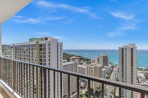 37th Floor Condo with Sweeping Ocean Views & Free parking! by Koko Res