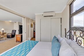 37th Floor Condo with Sweeping Ocean Views & Free parking! by Koko Res