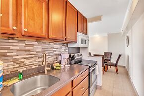 37th Floor Condo with Sweeping Ocean Views & Free parking! by Koko Res