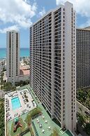 Newly Remodeled Corner Unit at the Waikiki Banyan with Diamond Head Vi