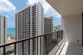 Newly Remodeled Corner Unit at the Waikiki Banyan with Diamond Head Vi